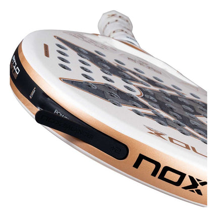 Raquette Nox AT10 Genius 12K Alum Xtrem 26 by Agustín Tapia 2026