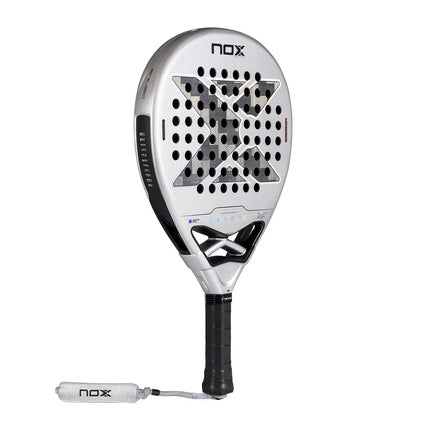 Vue oblique de la raquette Nox Genius 12K Alum Xtrem 2027