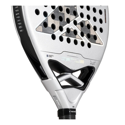 Vue détaillée de la raquette Nox Genius 12K Alum Xtrem 2027