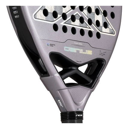 Vue de face du tamis et de la raquette Nox Genius Attack 18K Alum 2027